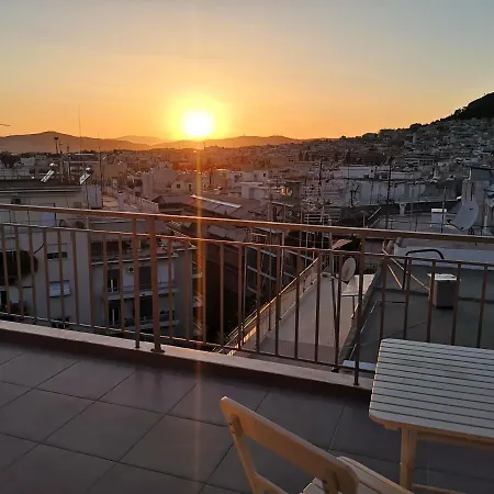 From The Top, Cozy Studio In The City Center Apartment *